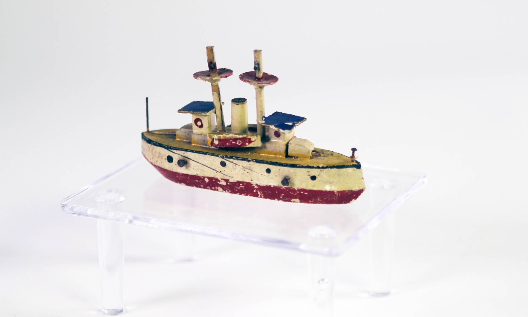floating battleship toy