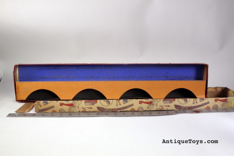 Dent Cast Iron Train box for No. 711 Set <FONT COLOR="ff000 ">*SOLD*</font> - Image 4