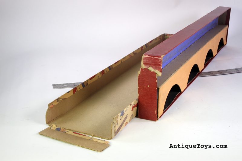Dent Cast Iron Train box for No. 711 Set <FONT COLOR="ff000 ">*SOLD*</font> - Image 3