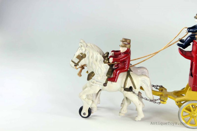 Kenton Overland Circus Polar Bear Horse and Wagon <FONT COLOR="ff000 ">*SOLD*</font> - Image 3