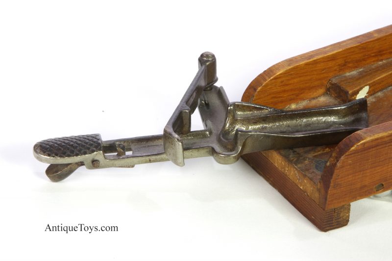 Arcade Game of Rifle Range Cast Iron & Wood <FONT COLOR="ff000 ">*SOLD*</font> - Image 2
