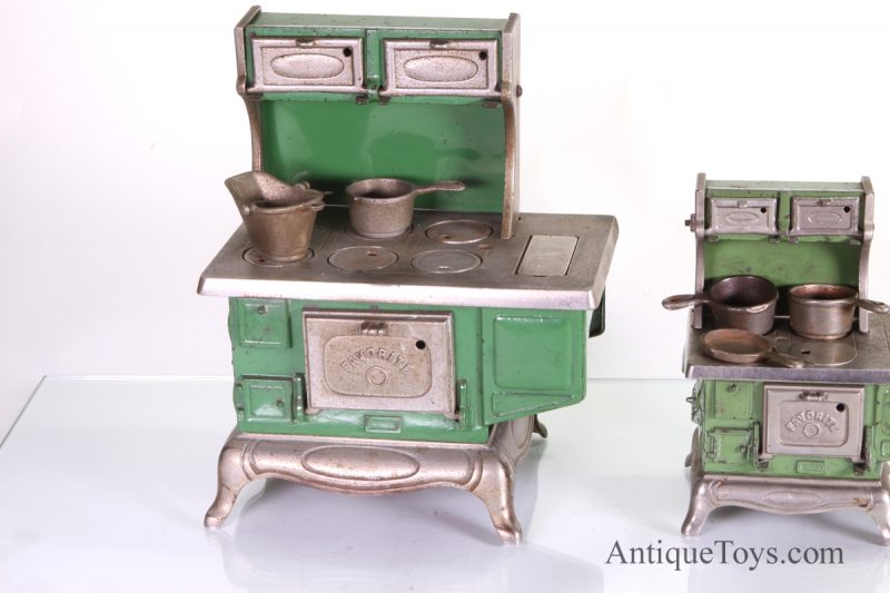 Kenton Stove "Favorite" Large and Small Cast Iron <FONT COLOR="ff000 ">*SOLD*</font> - Image 2