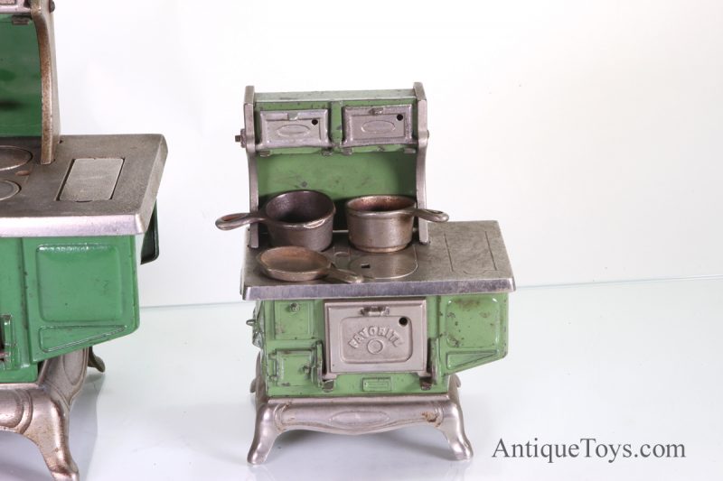 Kenton Stove "Favorite" Large and Small Cast Iron <FONT COLOR="ff000 ">*SOLD*</font> - Image 3