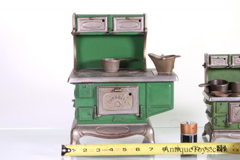 Kenton Stove "Favorite" Large and Small Cast Iron <FONT COLOR="ff000 ">*SOLD*</font> - Image 4