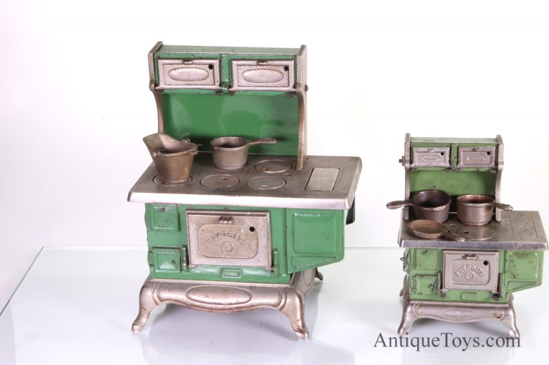 Kenton Stove "Favorite" Large and Small Cast Iron <FONT COLOR="ff000 ">*SOLD*</font>