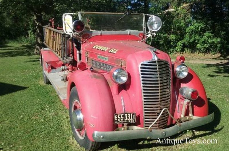 Hubley Fire Pumper- Diamond T <FONT COLOR="ff000 ">*SOLD*</font> - Image 9