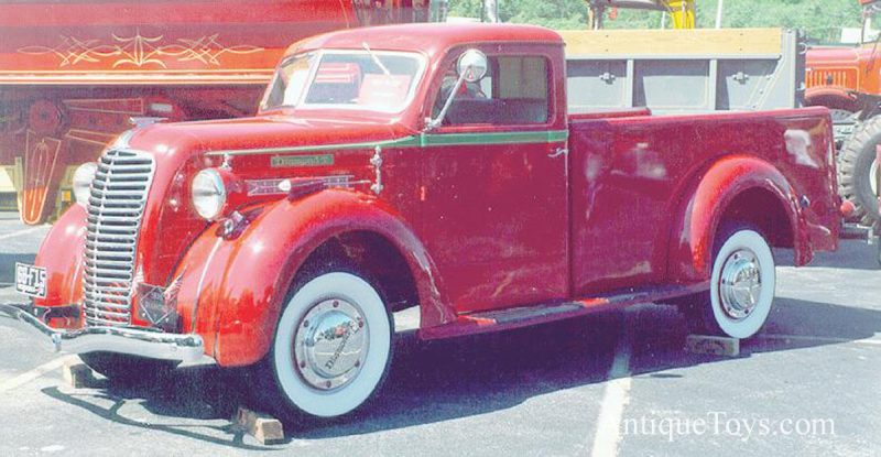 Hubley Fire Pumper- Diamond T <FONT COLOR="ff000 ">*SOLD*</font> - Image 10