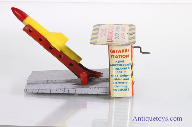 HWN Tin Lithographed Missile Launch German Toy  <FONT COLOR="ff000 ">*SOLD*</font> - Image 4