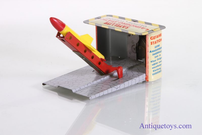 HWN Tin Lithographed Missile Launch German Toy  <FONT COLOR="ff000 ">*SOLD*</font> - Image 5