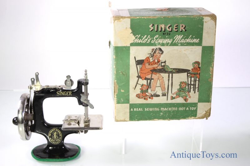 Kids Singer Sewing Machine with Box <FONT COLOR="ff000 ">*SOLD*</font>