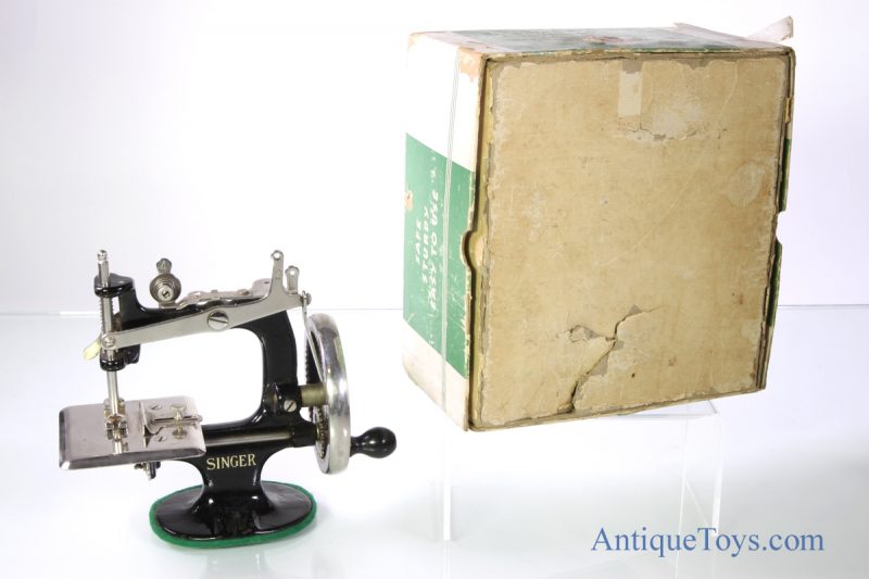Kids Singer Sewing Machine with Box <FONT COLOR="ff000 ">*SOLD*</font> - Image 4