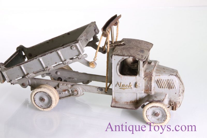 Arcade Mac Dump Truck in Original Condition <FONT COLOR="ff000 ">*SOLD*</font> - Image 5