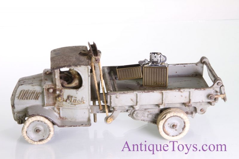 Arcade Mac Dump Truck in Original Condition <FONT COLOR="ff000 ">*SOLD*</font> - Image 8