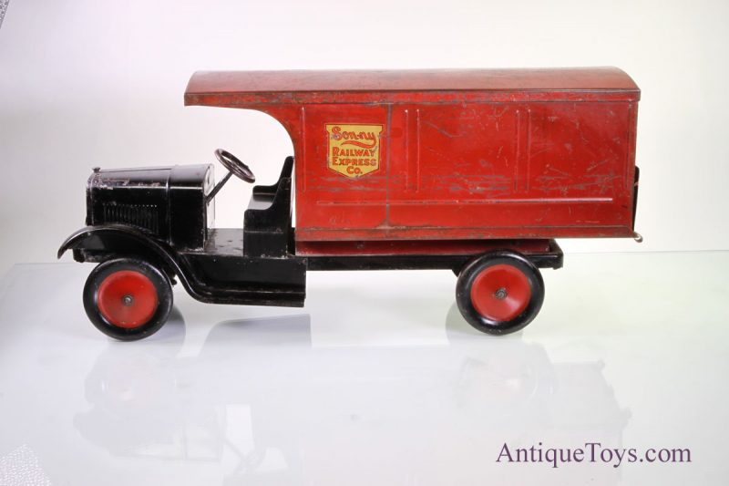 Sonny Railway Express Truck <FONT COLOR="ff000 ">*SOLD*</font>