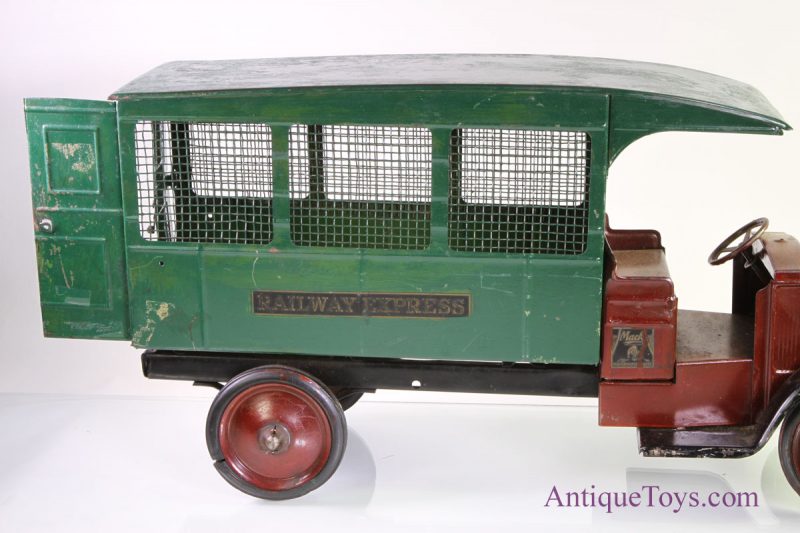 Steelcraft Mac Railway Express Pressed Steel Truck *SOLD* - Image 3