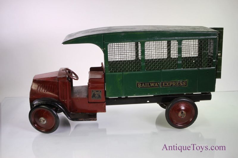 Steelcraft Mac Railway Express Pressed Steel Truck *SOLD* - Image 5