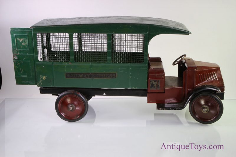 Steelcraft Mac Railway Express Pressed Steel Truck *SOLD* - Image 9