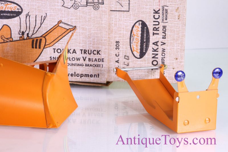 Tonka V Snowplow AC-308 with Box 1958 <FONT COLOR="ff000 ">*SOLD*</font> - Image 6