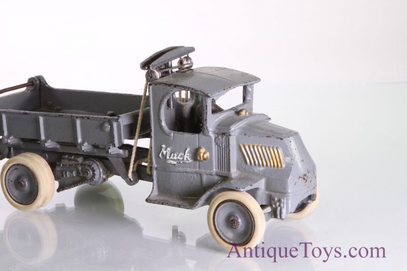 Arcade Toys Cast Iron Mac Truck <FONT COLOR="ff000 ">*SOLD*</font> - Image 8