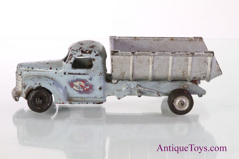 Arcade Cast Iron International Dump Truck, Prewar for Sale <FONT COLOR="ff000 ">*SOLD*</font>