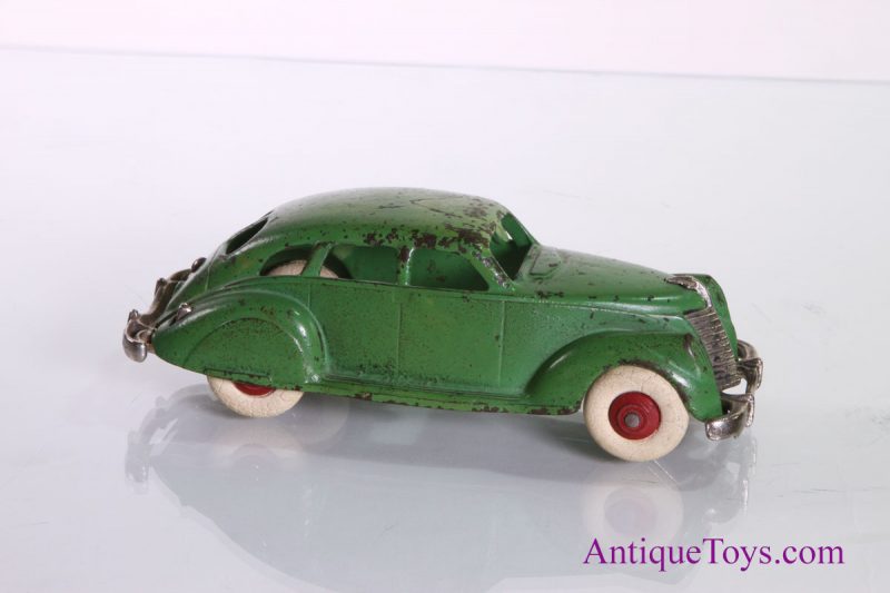 Hubley Lincoln Zephyr 7/14" Cast Iron Toy Vehicle <FONT COLOR="ff000 ">*SOLD*</font> - Image 4
