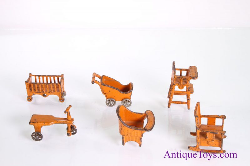 Kilgore Cast Iron doll furniture