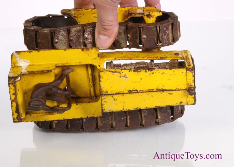 Arcade Cast Iron Caterpillar Diesel Tractor Toy with Tracks <FONT COLOR="ff000 ">*SOLD*</font> - Image 6