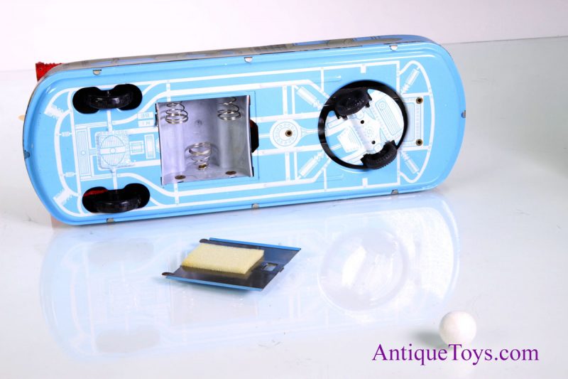Lemezaru Gyar Tin Lithographed Battery Operated Interkosmosz Space Car in Box Hungarian Toy for Sale <FONT COLOR="ff000 ">*SOLD*</font> - Image 2