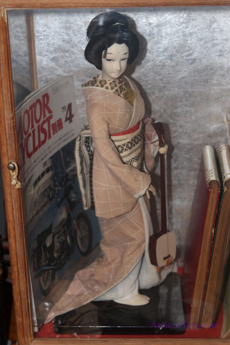 Kimono Geisha Doll Presentation Keepsake from Japan - Image 4