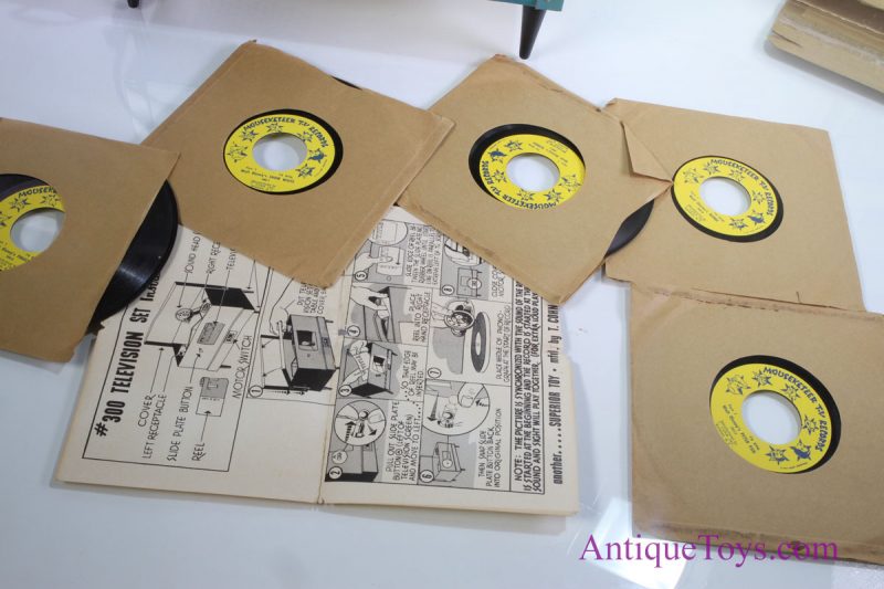 Mouseketeer Storyteller Disney TV Mickey Mouse Record Player <FONT COLOR="ff000 ">*SOLD*</font> - Image 3
