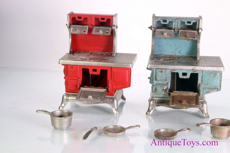 Favorite Range Cast Iron by Kenton Toys <FONT COLOR="ff000 ">*SOLD*</font> - Image 2