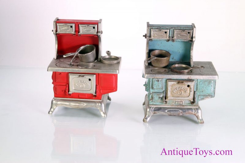 Favorite Range Cast Iron by Kenton Toys <FONT COLOR="ff000 ">*SOLD*</font> - Image 4