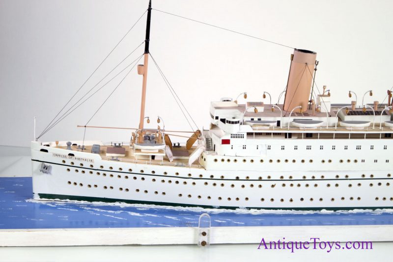 Ship Model Empress of Australia <FONT COLOR="ff000 ">*SOLD*</font> - Image 5