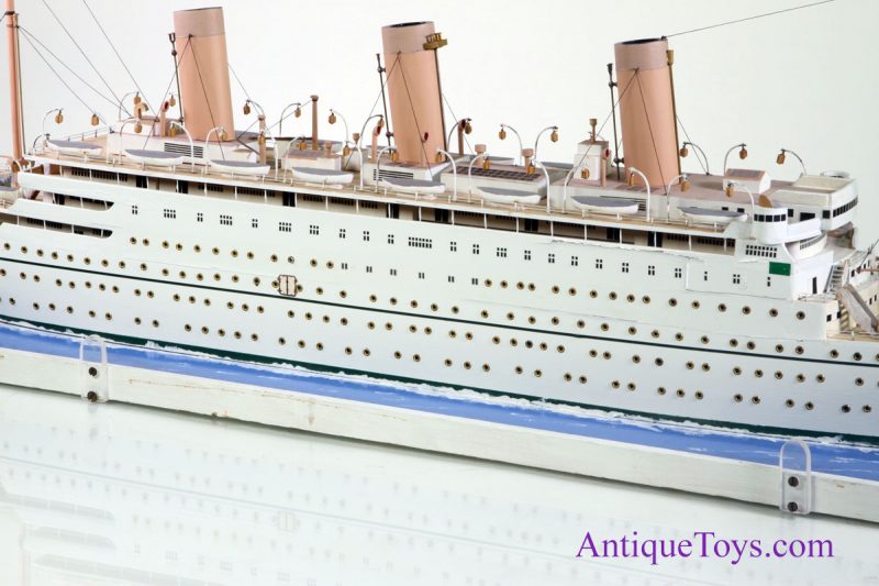 Ship Model Empress of Australia <FONT COLOR="ff000 ">*SOLD*</font> - Image 13