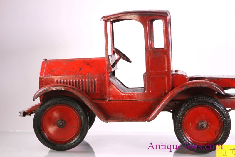 Sturditoy Pressed Steel Oil Tanker for Sale <FONT COLOR="ff000 ">*SOLD*</font> - Image 2