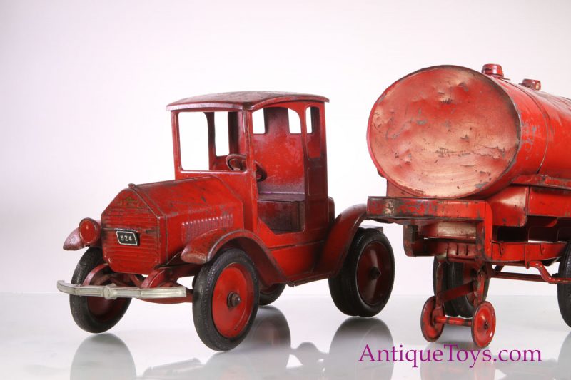Sturditoy Pressed Steel Oil Tanker for Sale <FONT COLOR="ff000 ">*SOLD*</font> - Image 4