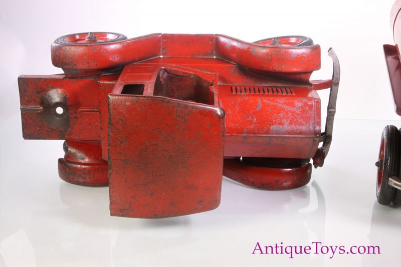 Sturditoy Pressed Steel Oil Tanker for Sale <FONT COLOR="ff000 ">*SOLD*</font> - Image 10