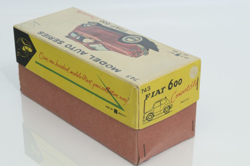 Bandai Fiat 600 Convertible Friction Tin Car #743 <FONT COLOR="ff000 ">*SOLD*</font> - Image 10