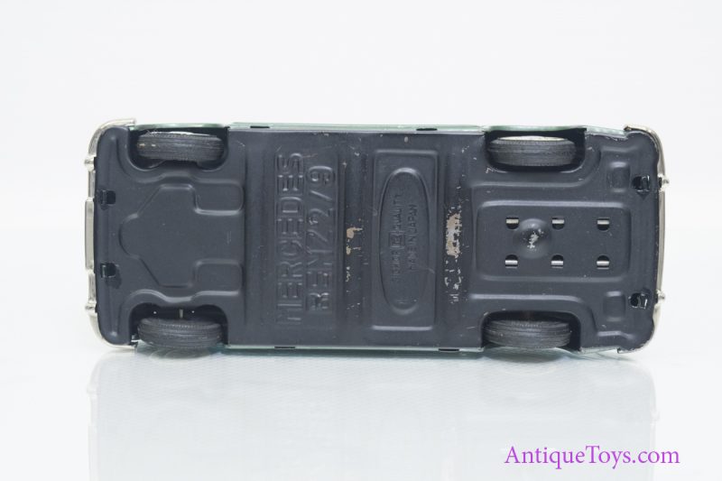 Bandai Mercedes Benz 219 Sedan Tin Friction Car <FONT COLOR="ff000 ">*SOLD*</font> - Image 6