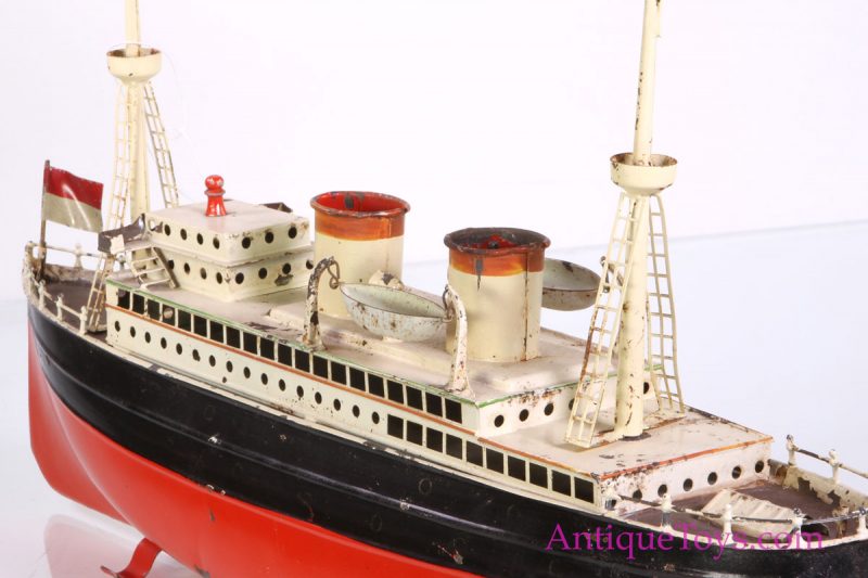 Fleischmann Red and Black Ocean Liner for  Sale <FONT COLOR="ff000 ">*SOLD*</font> - Image 4