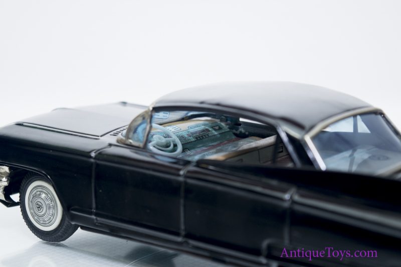 1961 Cadillac Sedan Tin Car Marusan Japan #3828 <FONT COLOR="ff000 ">*SOLD*</font> - Image 6
