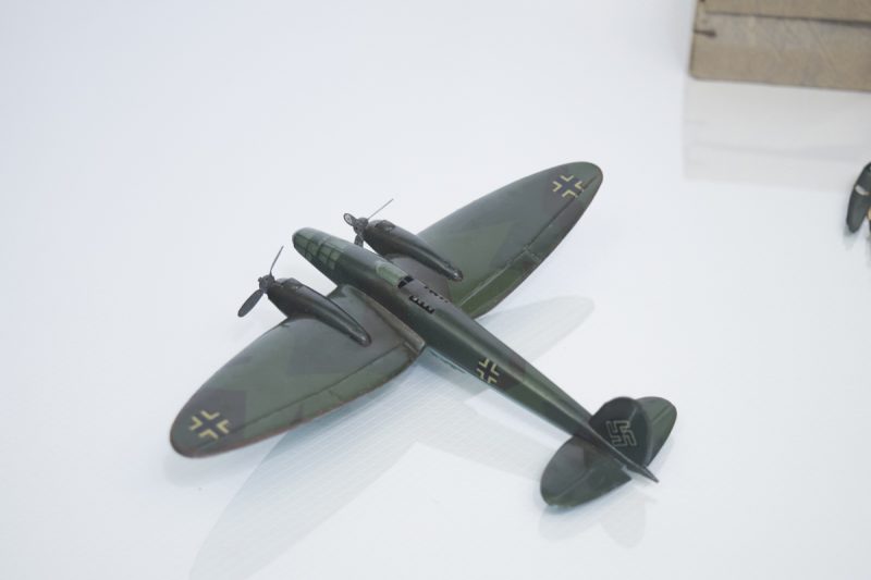 Pre-War Lehmann #833 Heinkel 111 Tin Plane Kit *Antique Toys E-Museum* - Image 2