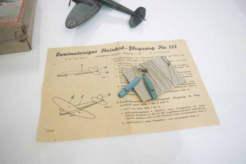 Pre-War Lehmann #833 Heinkel 111 Tin Plane Kit *Antique Toys E-Museum* - Image 7