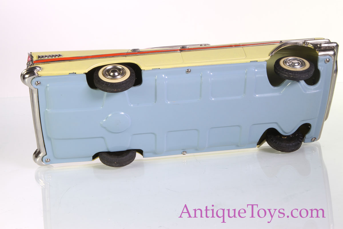 Chrysler New Yorker in Yellow, Tin Car *SOLD* – AntiqueToys Chrysler New Yorker in Yellow, Tin Car *SOLD* – AntiqueToys