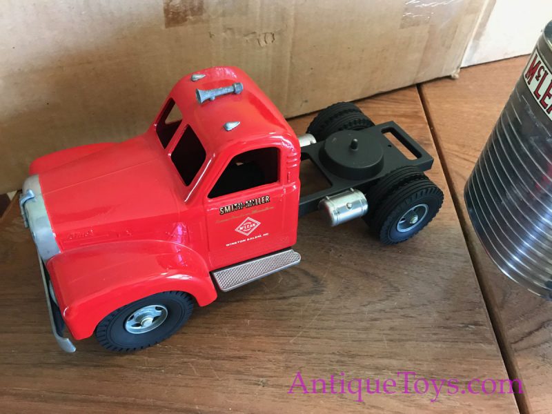 Smith Miller B model Mac Mc Lean Trucking Company Cab and Trailer <FONT COLOR="ff000 ">*SOLD*</font> - Image 10