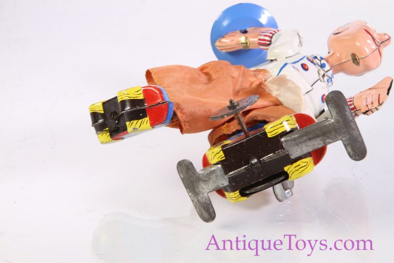TPS Tin windup Chef on Roller Skates Japanese Toy <FONT COLOR="ff000 ">*SOLD*</font> - Image 4