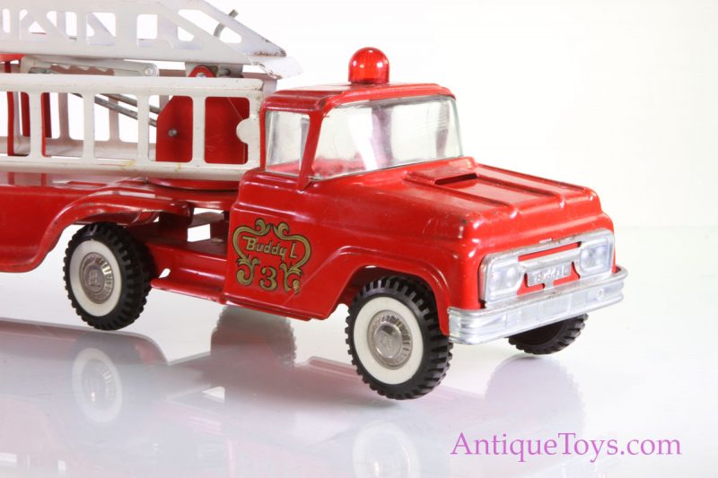 Buddy L Fire Truck and Ladder <FONT COLOR="ff000 ">*SOLD*</font> - Image 5