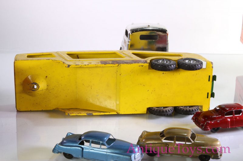 Structo Twin Tractor, Four Trailer with Auto Hauler Set <FONT COLOR="ff000 ">*SOLD*</font> - Image 12