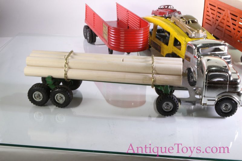 Structo Twin Tractor, Four Trailer with Auto Hauler Set <FONT COLOR="ff000 ">*SOLD*</font> - Image 10