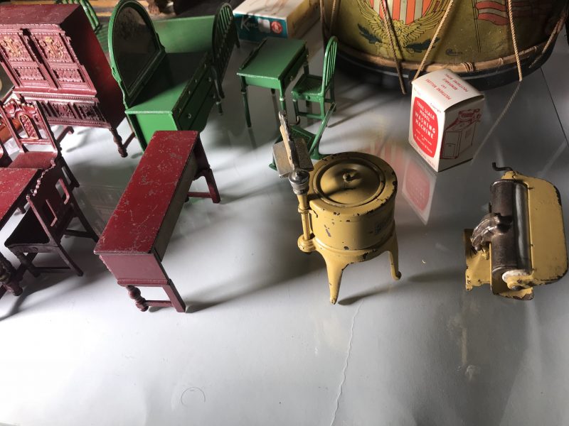 Cast Iron Doll House Furniture by Arcade Toys- <FONT COLOR="ff000 ">*SOLD TO A MUSEUM*</font> - Image 4